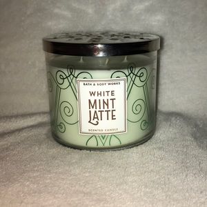 White mint latte candle from Bath and Bodyworks
